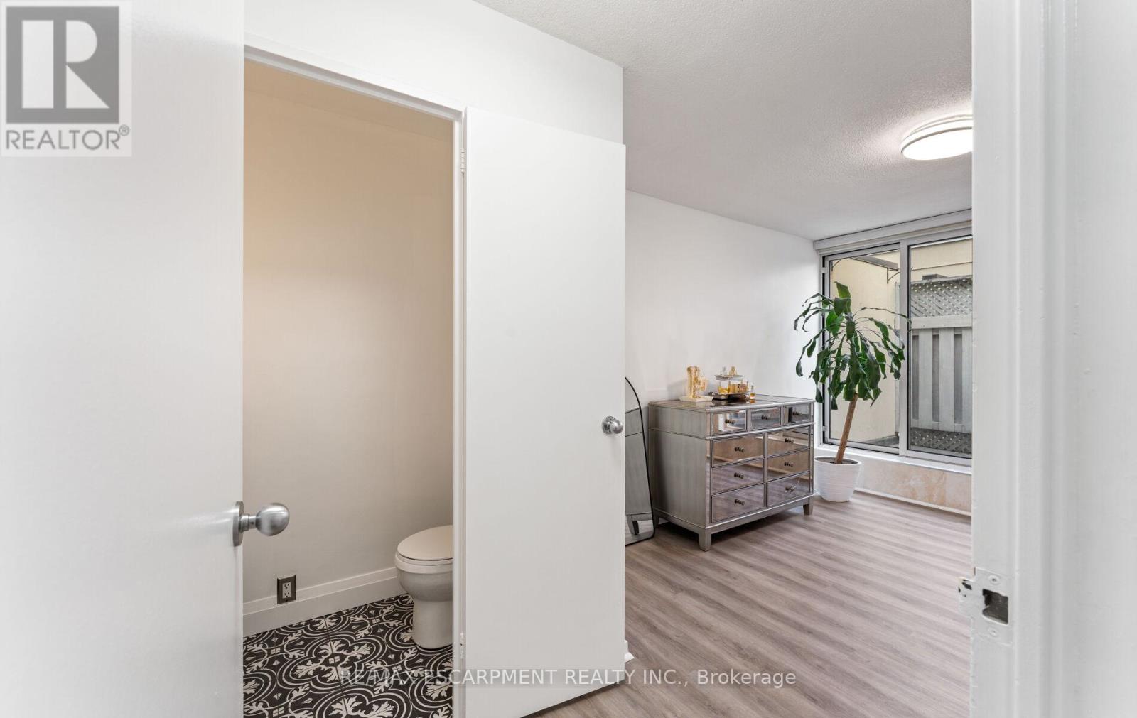 308c - 2 Valhalla Inn Road, Toronto, Ontario  M9B 6C3 - Photo 31 - W13010324