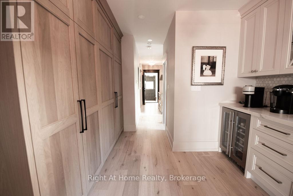 139 Allan Street, Oakville, Ontario  L6J 3N6 - Photo 10 - W12932152