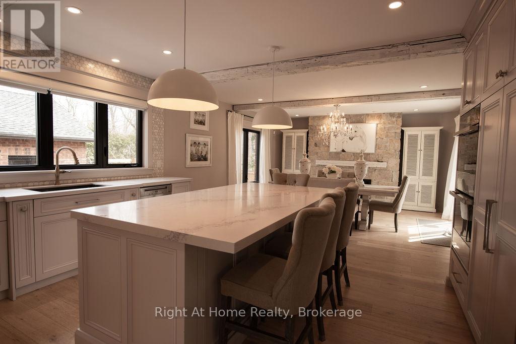 139 Allan Street, Oakville, Ontario  L6J 3N6 - Photo 14 - W12932152