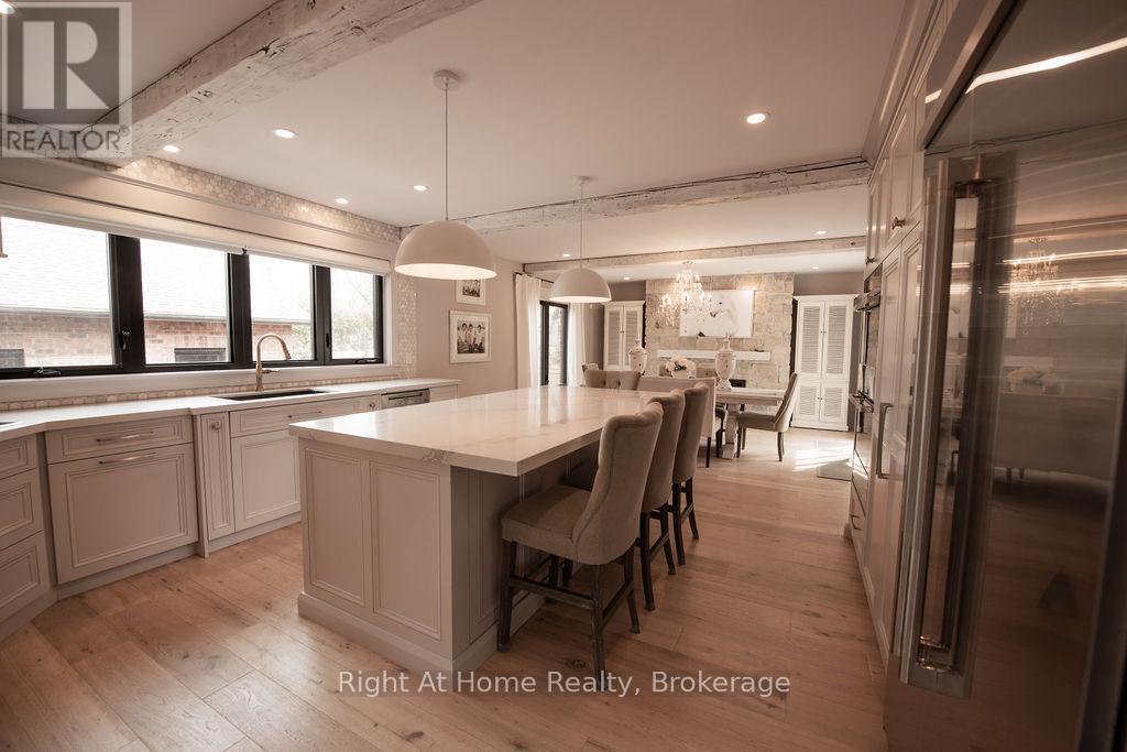 139 Allan Street, Oakville, Ontario  L6J 3N6 - Photo 13 - W12932152