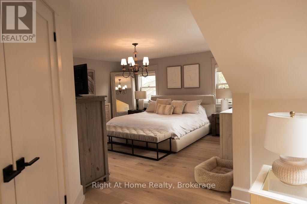 139 Allan Street, Oakville, Ontario  L6J 3N6 - Photo 22 - W12932152