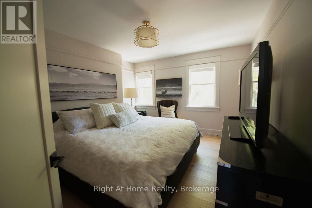 139 Allan Street, Oakville, Ontario  L6J 3N6 - Photo 28 - W12932152