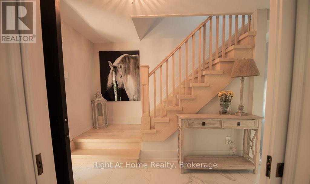 139 Allan Street, Oakville, Ontario  L6J 3N6 - Photo 3 - W12932152