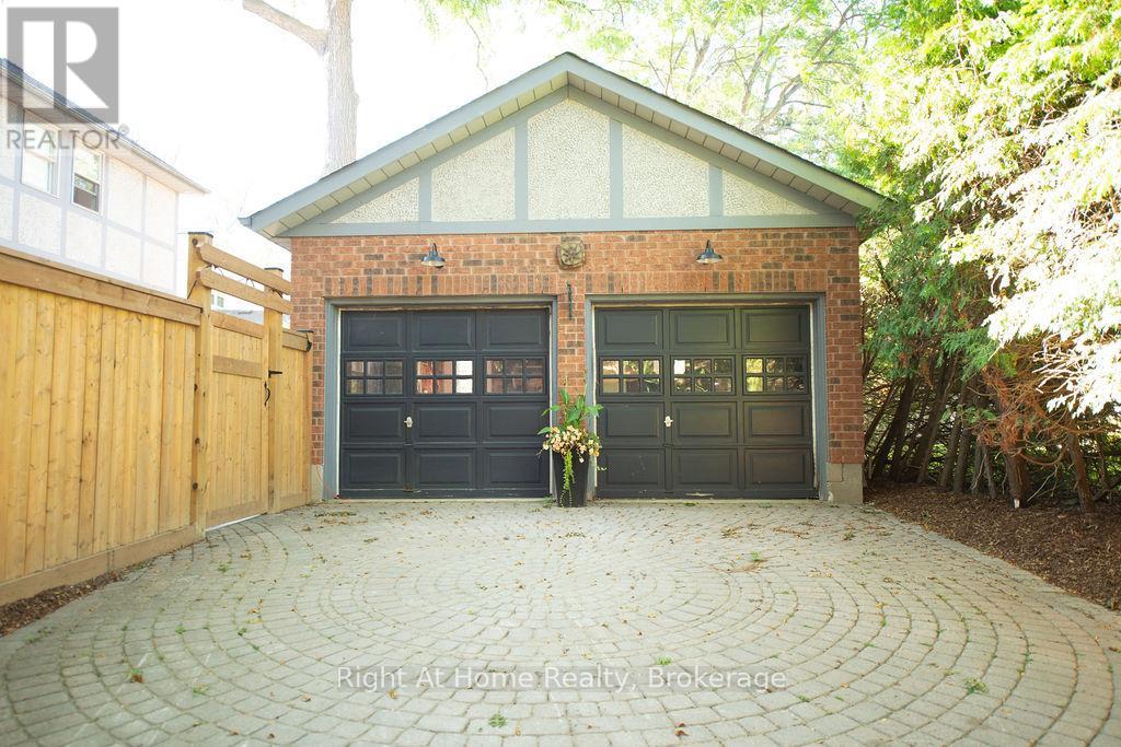 139 Allan Street, Oakville, Ontario  L6J 3N6 - Photo 40 - W12932152