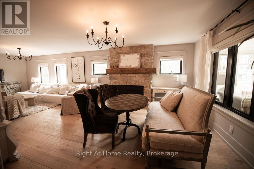 139 Allan Street, Oakville, Ontario  L6J 3N6 - Photo 4 - W12932152