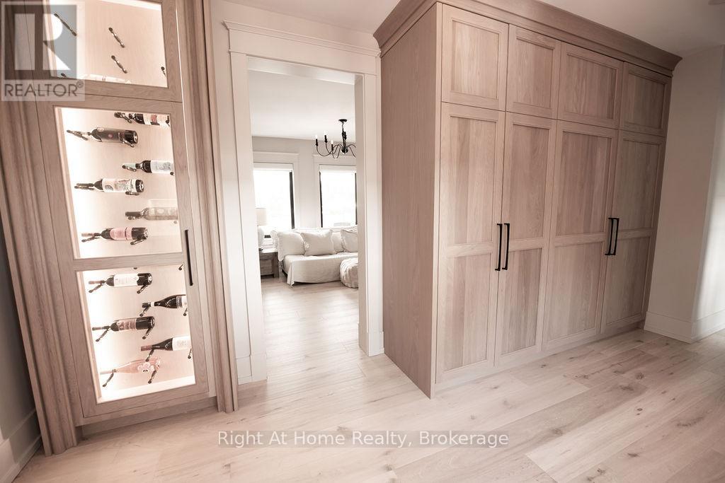 139 Allan Street, Oakville, Ontario  L6J 3N6 - Photo 8 - W12932152