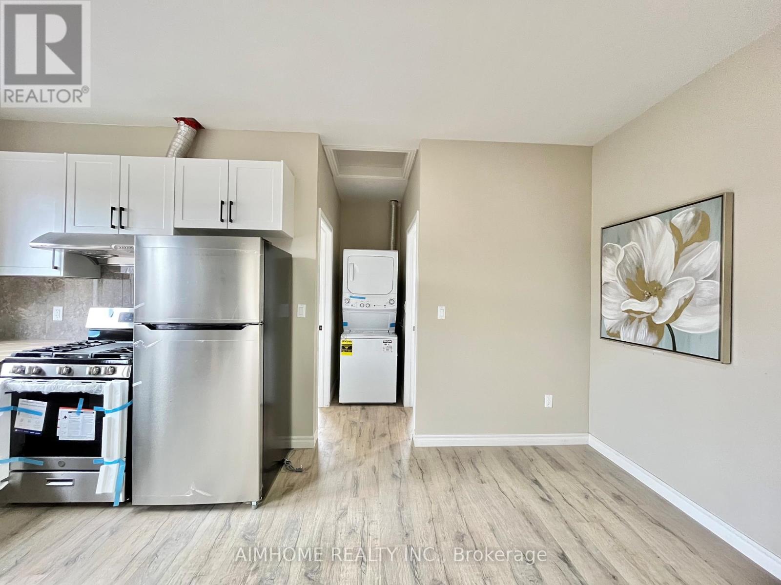 3 - 15 Waddington Crescent, Toronto, Ontario  M2J 2Z9 - Photo 8 - C12998310