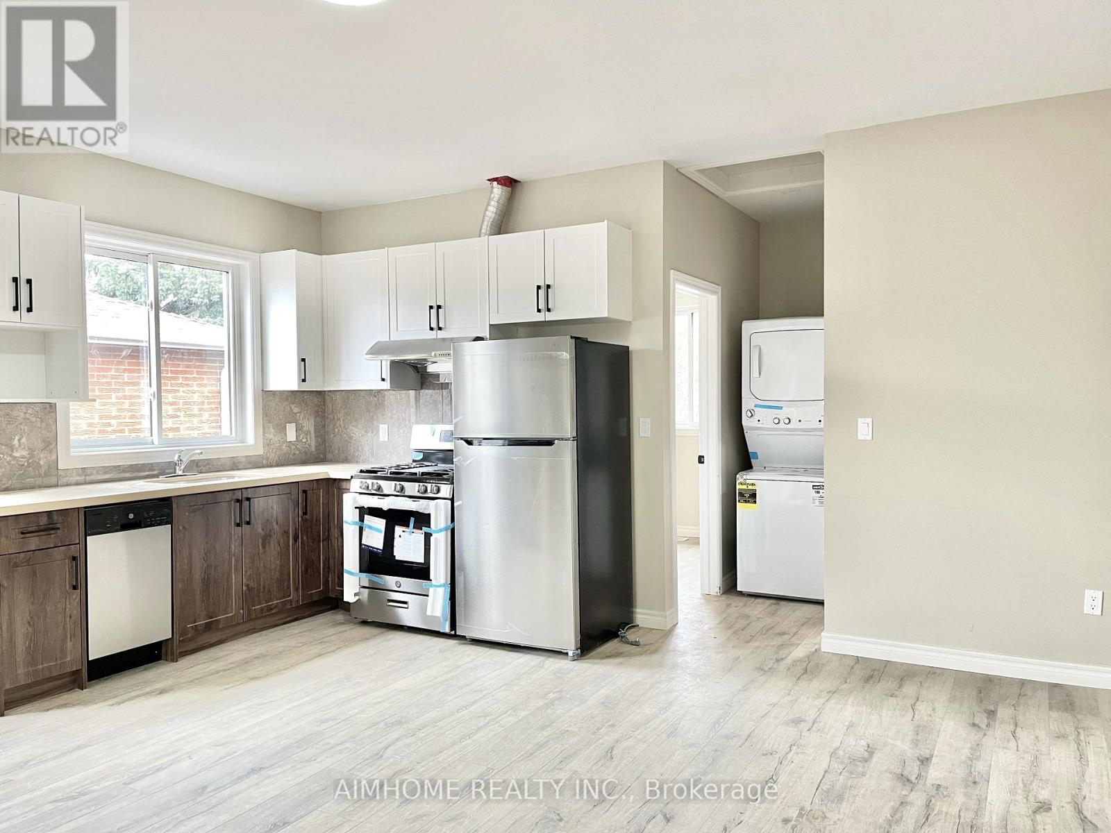 3 - 15 Waddington Crescent, Toronto, Ontario  M2J 2Z9 - Photo 7 - C12998310