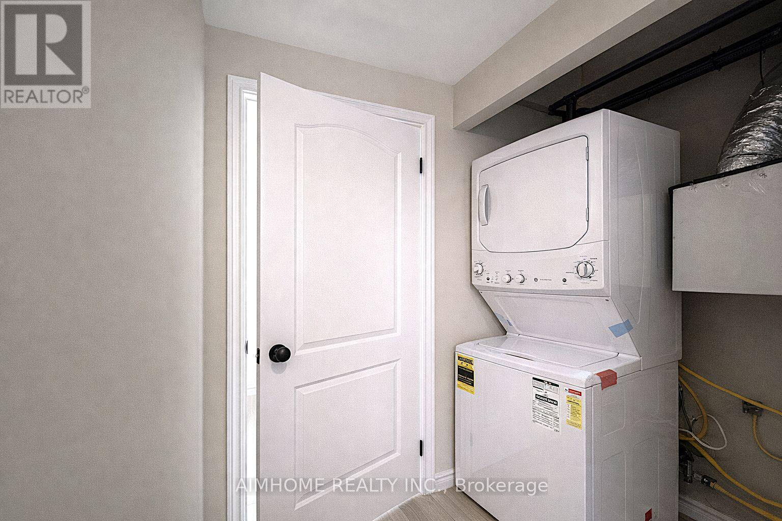 2 - 15 Waddington Crescent, Toronto, Ontario  M2J 2Z9 - Photo 12 - C12998404