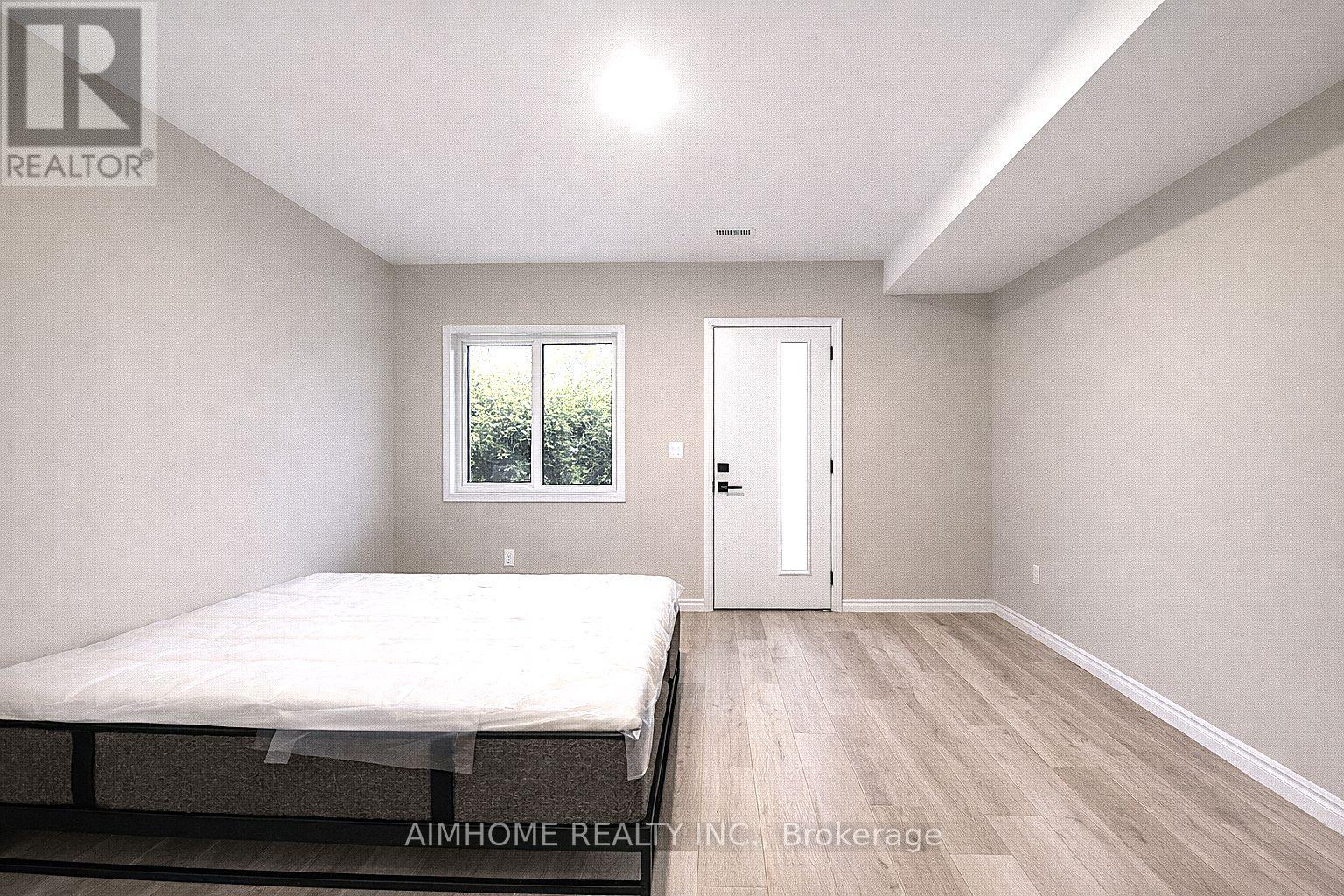 2 - 15 Waddington Crescent, Toronto, Ontario  M2J 2Z9 - Photo 8 - C12998404