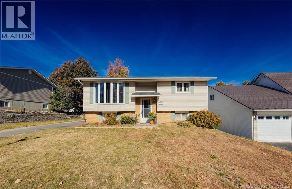 120 Wilson Street, Woodstock, New Brunswick  E7M 3A3 - Photo 1 - NB127567