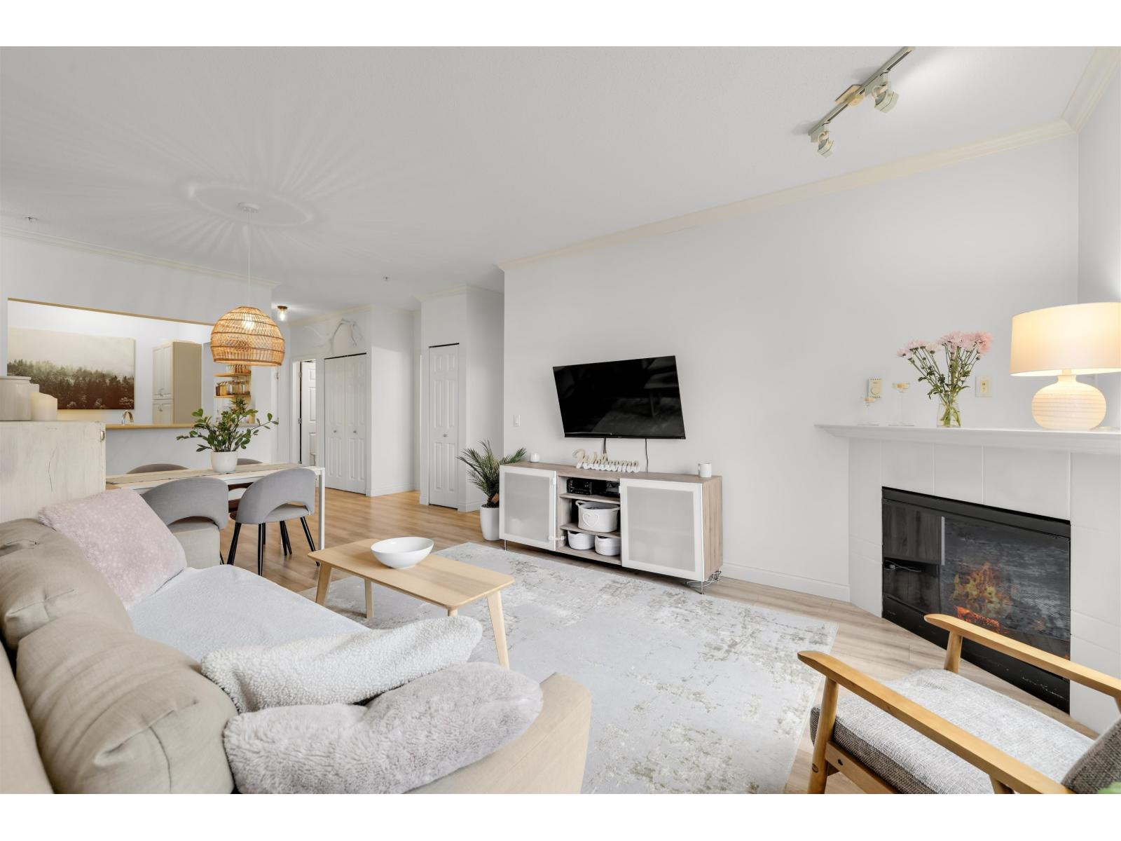 206 15323 17a Avenue, Surrey, British Columbia  V4A 1V4 - Photo 5 - R3111620