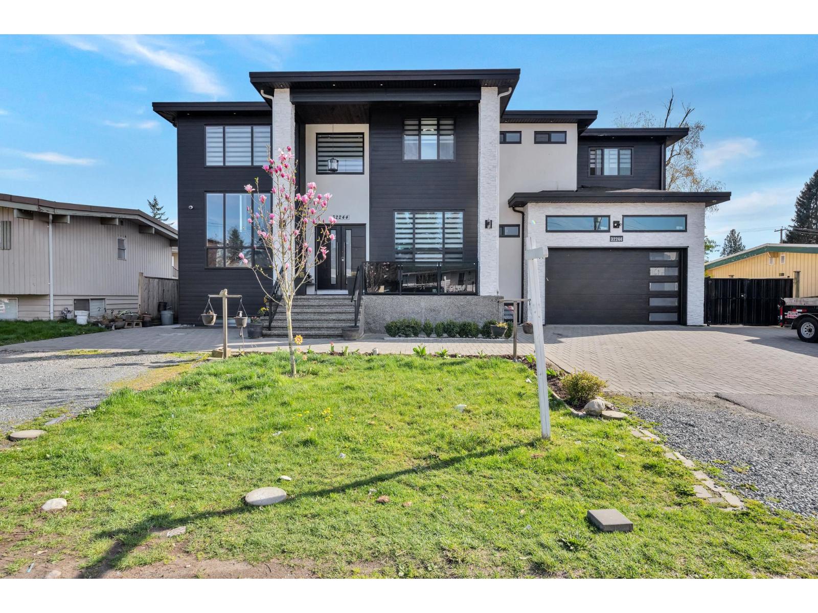 32244 PINEVIEW AVENUE, Abbotsford, British Columbia