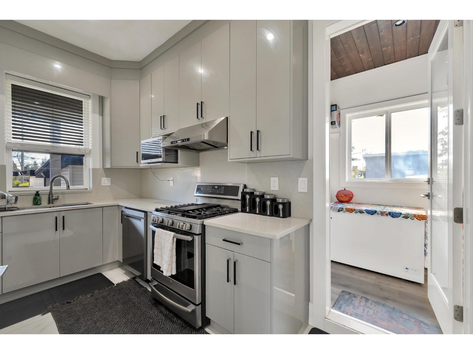 32244 Pineview Avenue, Abbotsford, British Columbia  V2T 1R3 - Photo 17 - R3110195