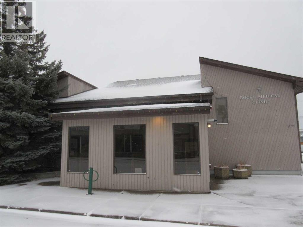 5127 49 Street, Rocky Mountain House, Alberta  T4T 1B8 - Photo 2 - A2299986