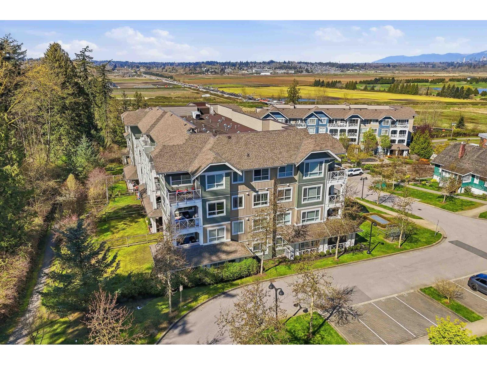 410 16388 64 Avenue, Surrey, British Columbia  V3S 6X6 - Photo 2 - R3112003