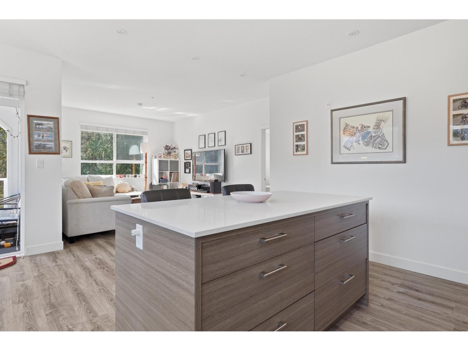 410 16388 64 Avenue, Surrey, British Columbia  V3S 6X6 - Photo 8 - R3112003