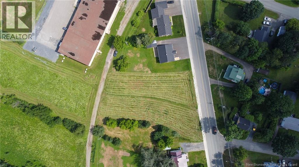 170 And 174 Houlton Street, Woodstock, New Brunswick  E7M 1Z1 - Photo 10 - NB090049