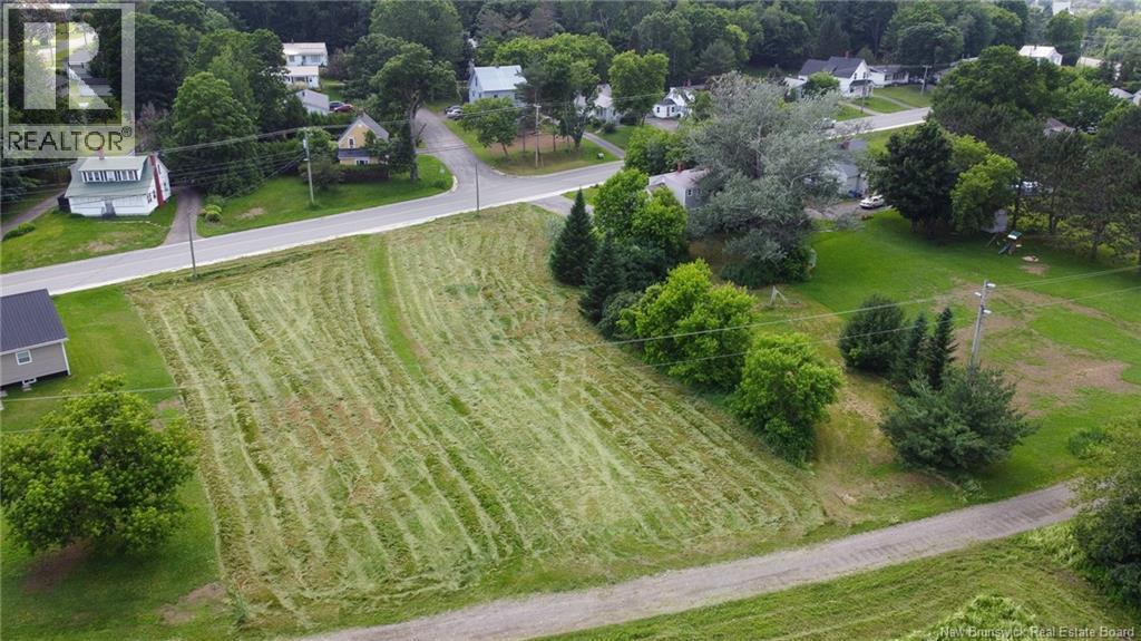 170 And 174 Houlton Street, Woodstock, New Brunswick  E7M 1Z1 - Photo 4 - NB090049