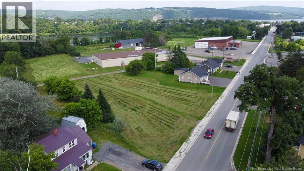 170 And 174 Houlton Street, Woodstock, New Brunswick  E7M 1Z1 - Photo 3 - NB090049