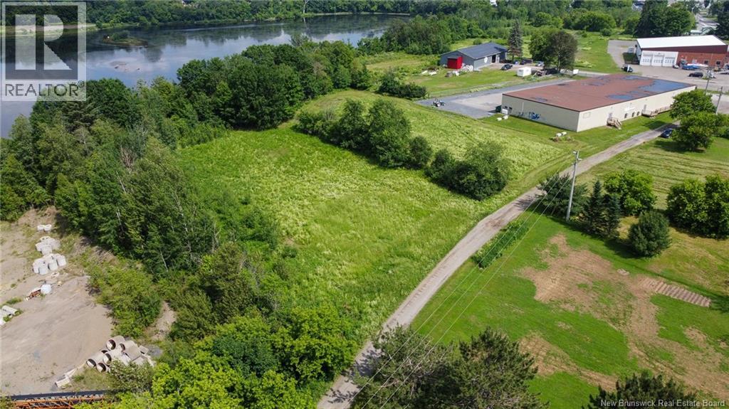 170 And 174 Houlton Street, Woodstock, New Brunswick  E7M 1Z1 - Photo 25 - NB090049