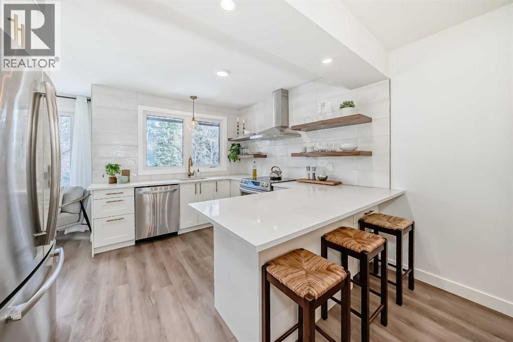 60 Point Drive Nw, Calgary, Alberta  T3B 5B3 - Photo 13 - A2300197