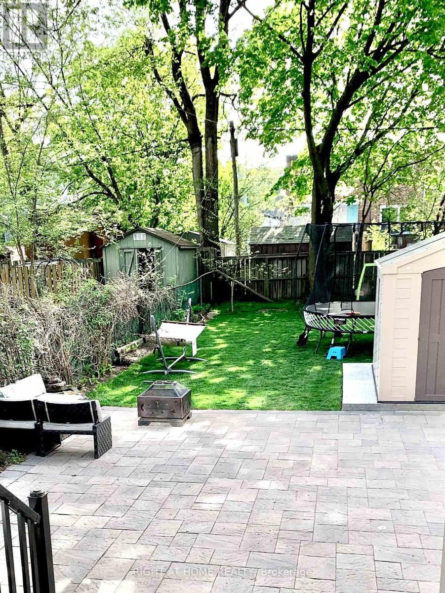 16 Woodlee Road, Toronto, Ontario  M4E 2R1 - Photo 18 - E13010330