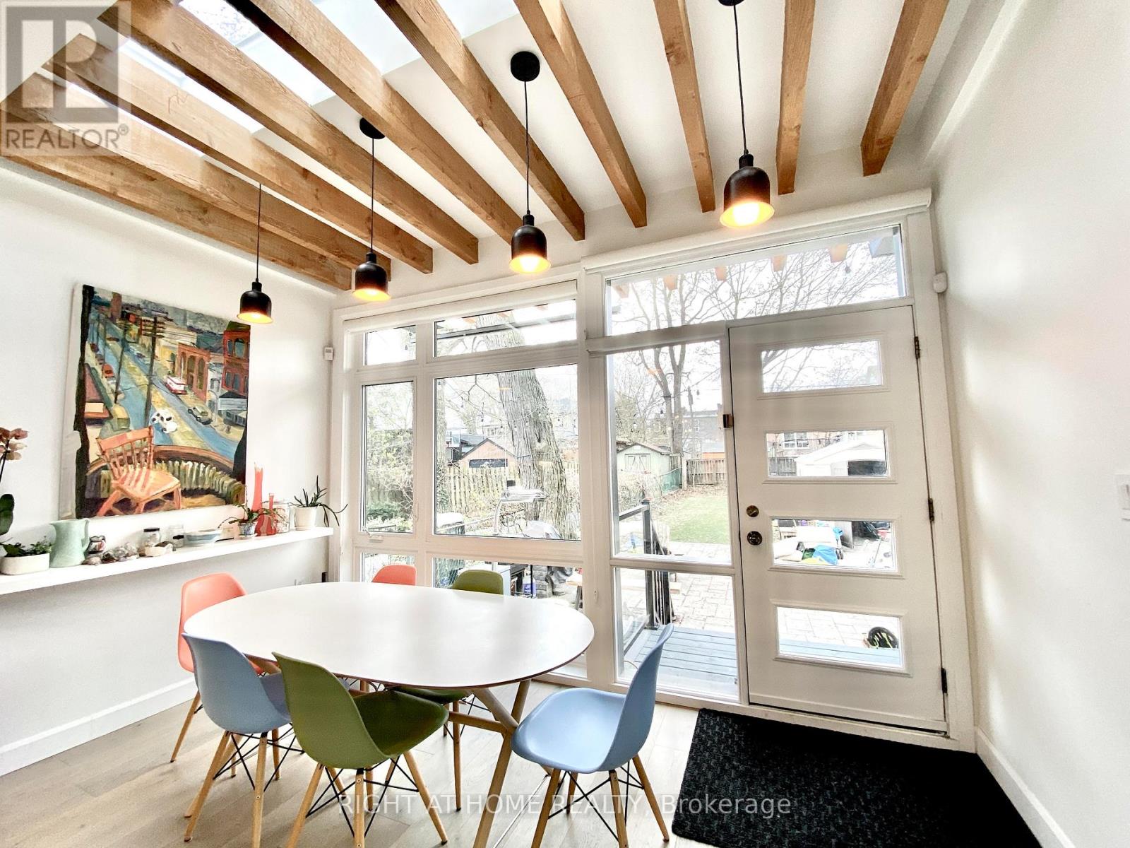 16 Woodlee Road, Toronto, Ontario  M4E 2R1 - Photo 5 - E13010330