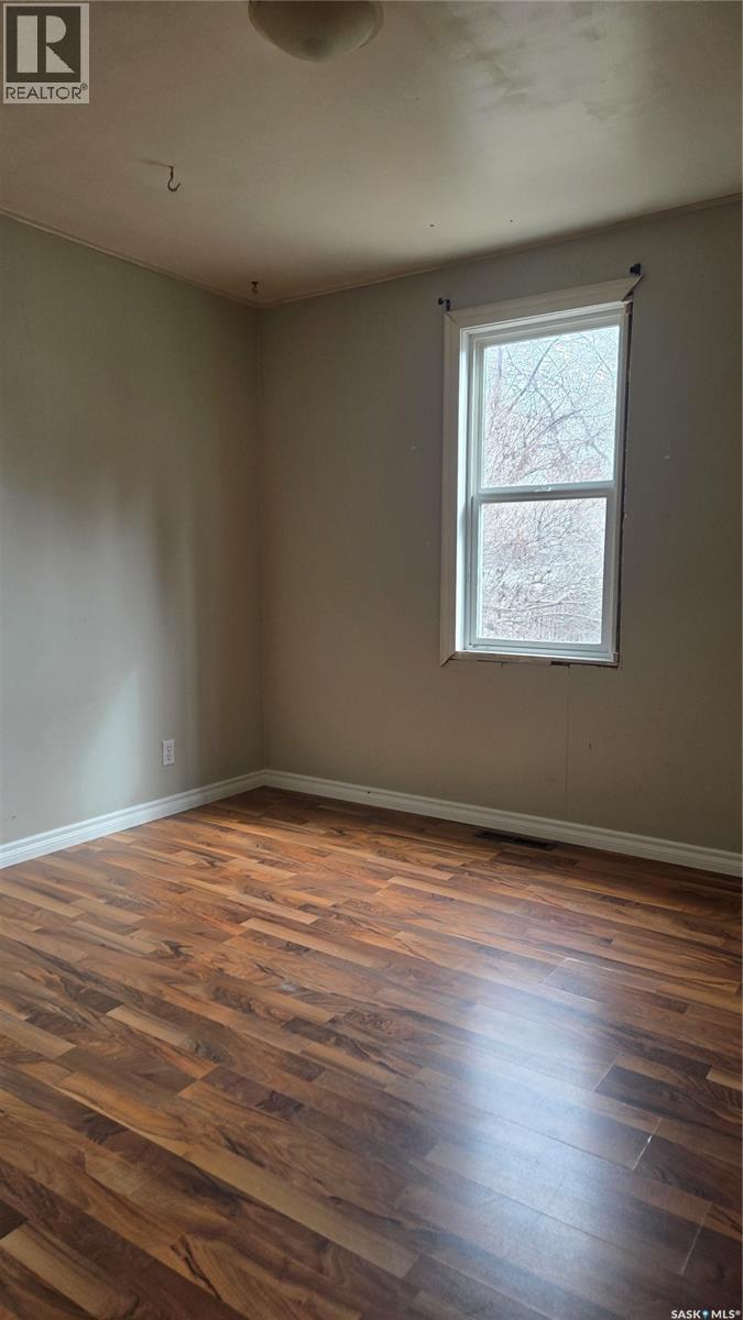 409 Wylie Avenue, Oxbow, Saskatchewan  S0C 2B0 - Photo 8 - SK029123