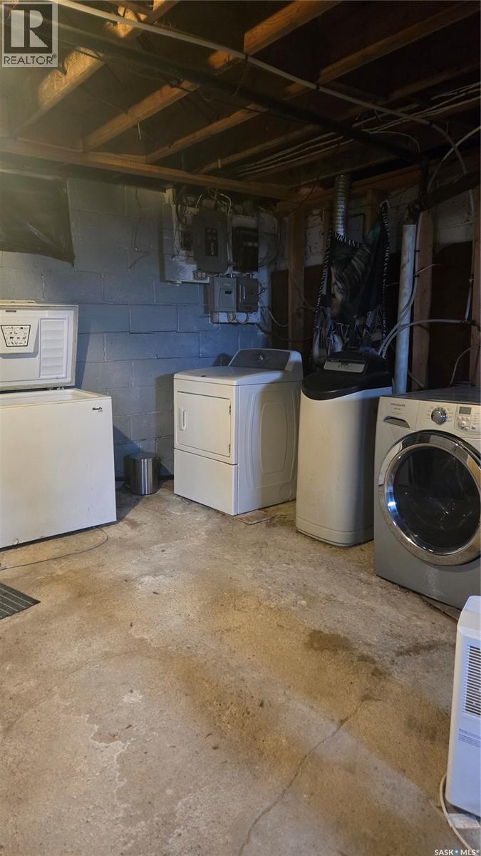 409 Wylie Avenue, Oxbow, Saskatchewan  S0C 2B0 - Photo 13 - SK029123