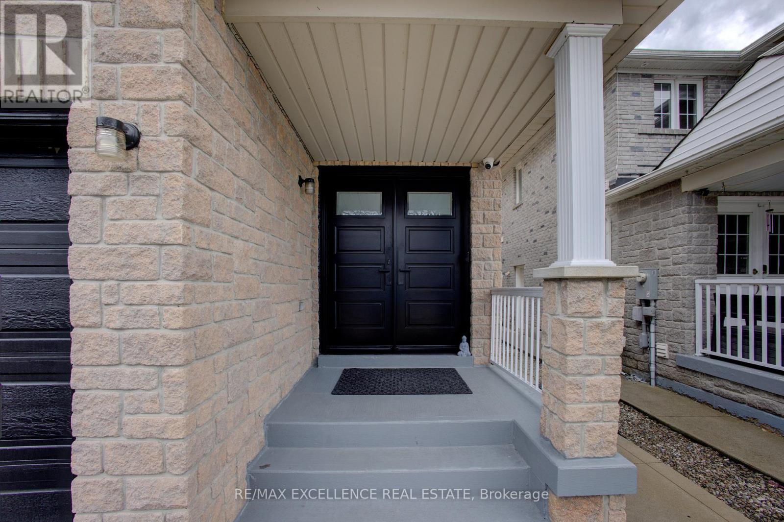 5 Wildsky Road, Brampton, Ontario  L6Y 5P6 - Photo 3 - W13010308