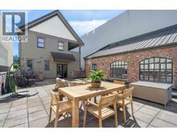 33 E 6TH AVENUE, Vancouver, British Columbia