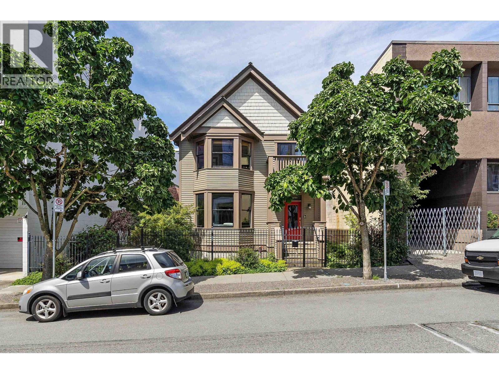 33 E 6th Avenue, Vancouver, British Columbia  V5T 1J3 - Photo 2 - C8077970