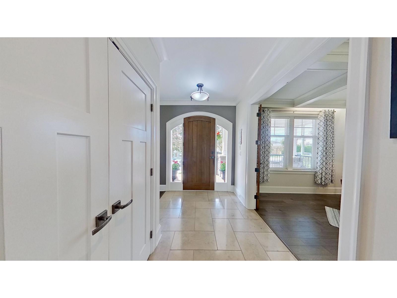 19123 60b Avenue, Surrey, British Columbia  V3S 7T8 - Photo 3 - R3112062