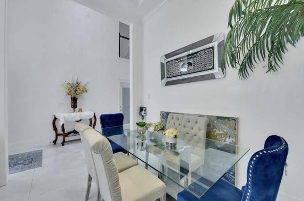 8825 131 Street, Surrey, British Columbia  V3V 0A8 - Photo 5 - R3112300