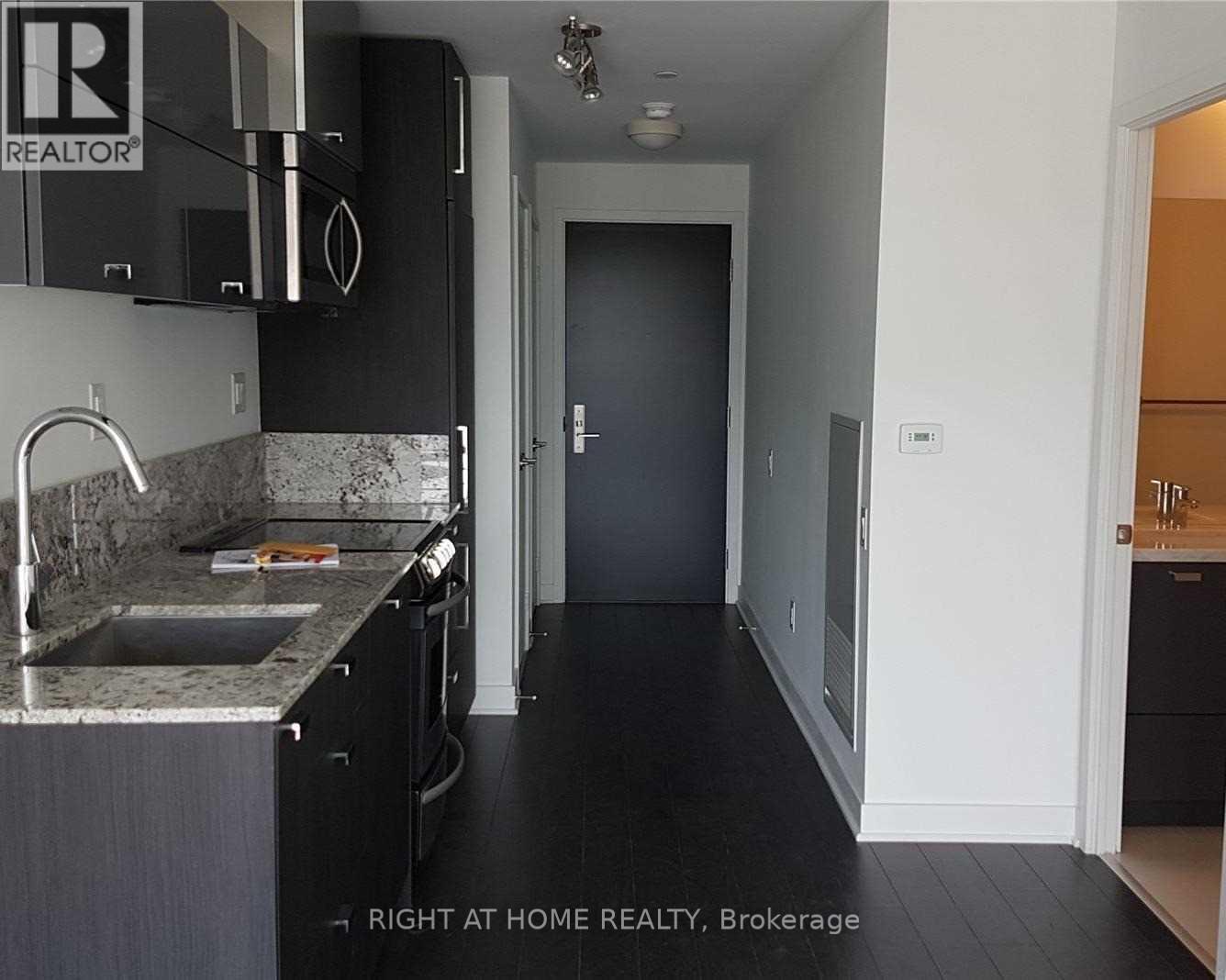 1003 - 290 Adelaide Street W, Toronto, Ontario  M5V 1P6 - Photo 2 - C13010358