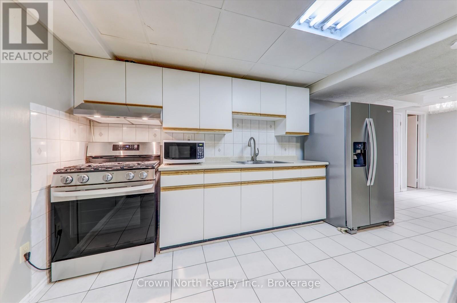 17 Plumrose Boulevard, Toronto, Ontario  M1E 5E8 - Photo 32 - E13010356