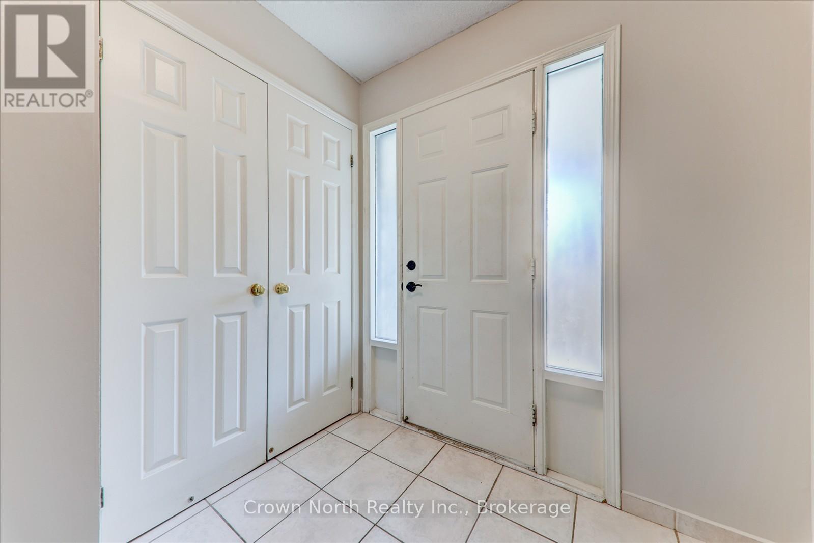 17 Plumrose Boulevard, Toronto, Ontario  M1E 5E8 - Photo 5 - E13010356