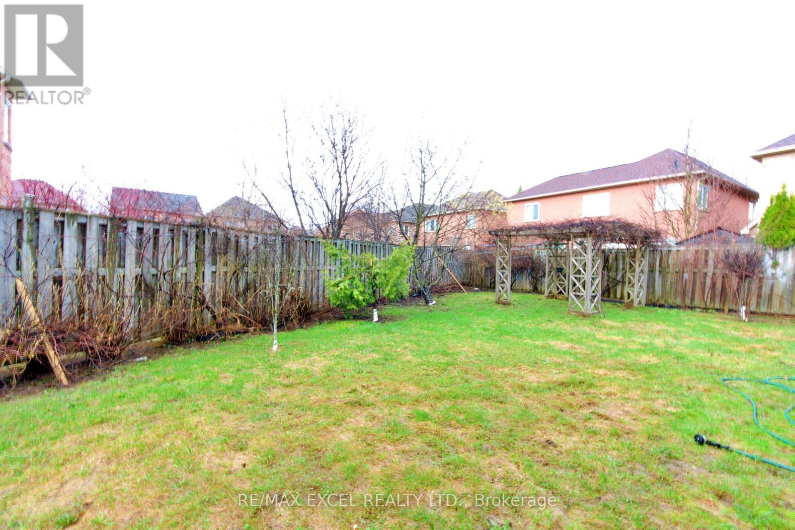 35 Waldron Crescent, Richmond Hill, Ontario  L4E 4A3 - Photo 11 - N13010352