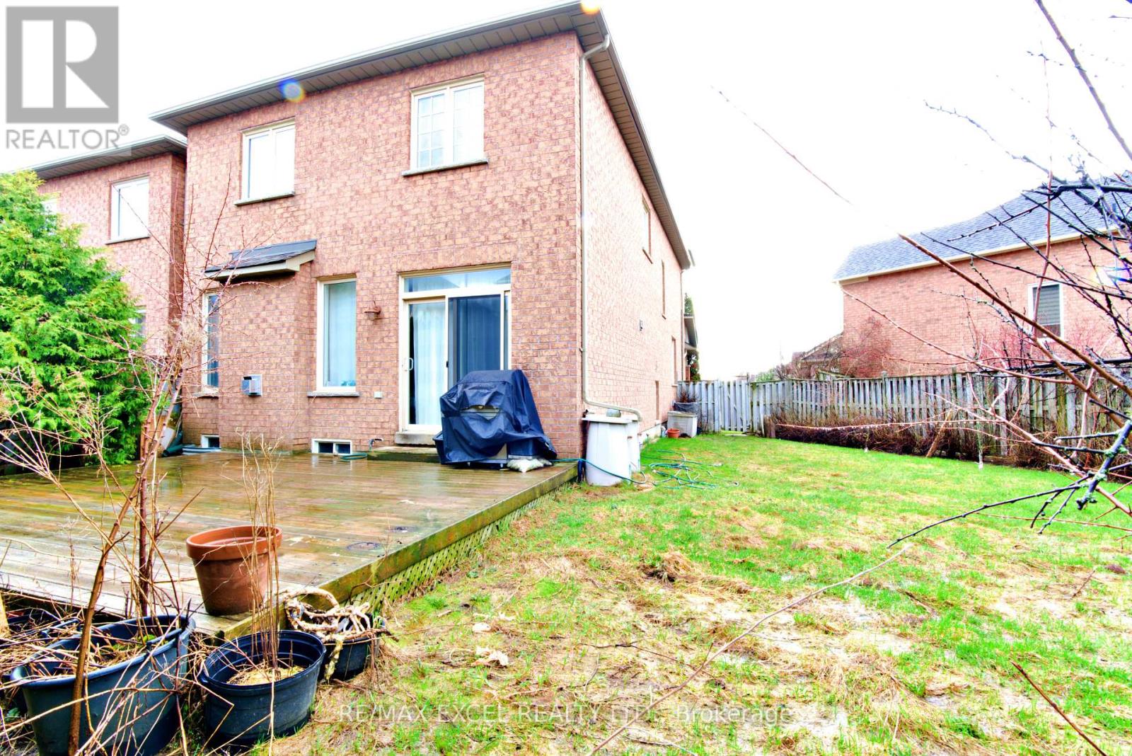 35 Waldron Crescent, Richmond Hill, Ontario  L4E 4A3 - Photo 3 - N13010352