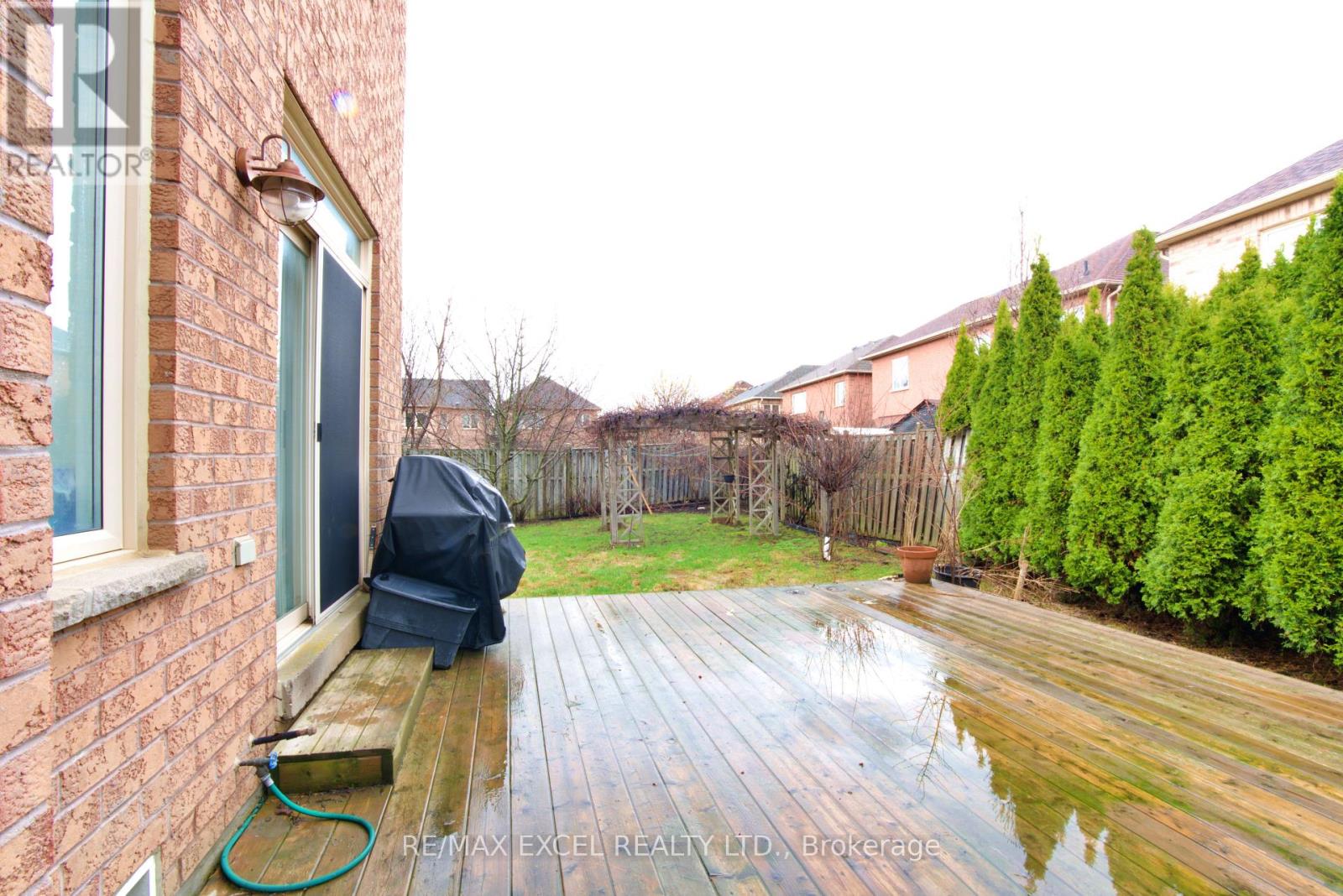 35 Waldron Crescent, Richmond Hill, Ontario  L4E 4A3 - Photo 5 - N13010352