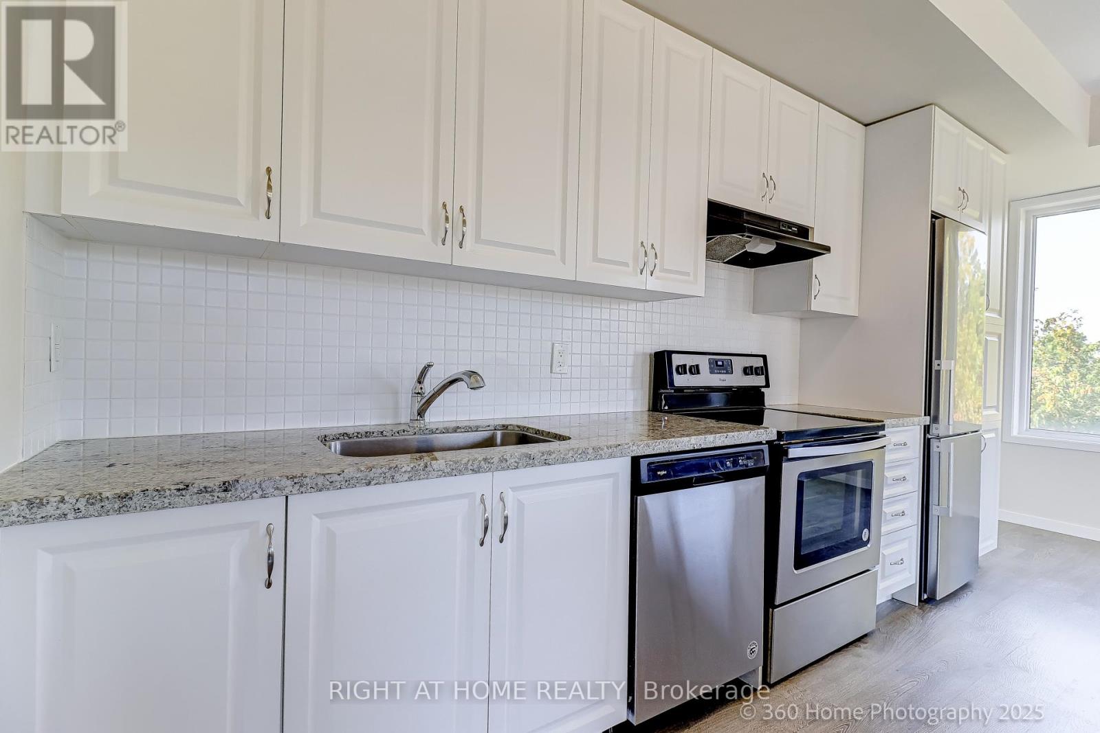 28 - 200 Alex Gardner Circle, Aurora, Ontario  L4G 3G5 - Photo 4 - N13010390