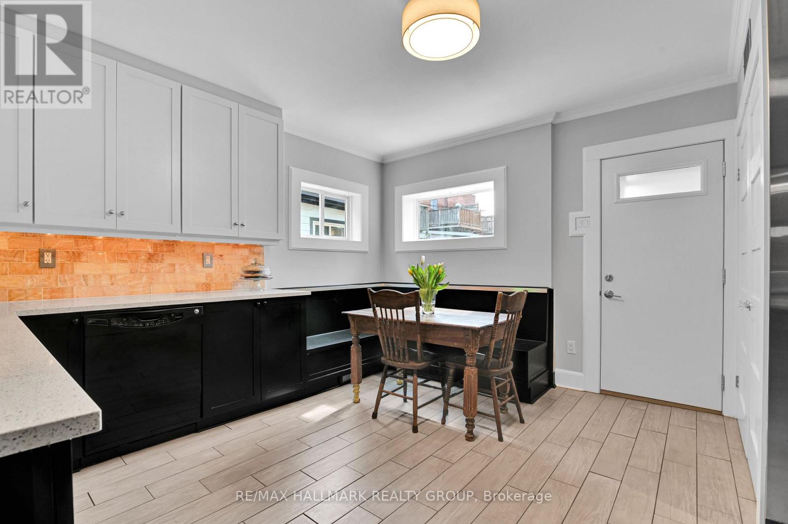 280 Flora Street, Ottawa, Ontario  K1R 5S3 - Photo 9 - X12947322