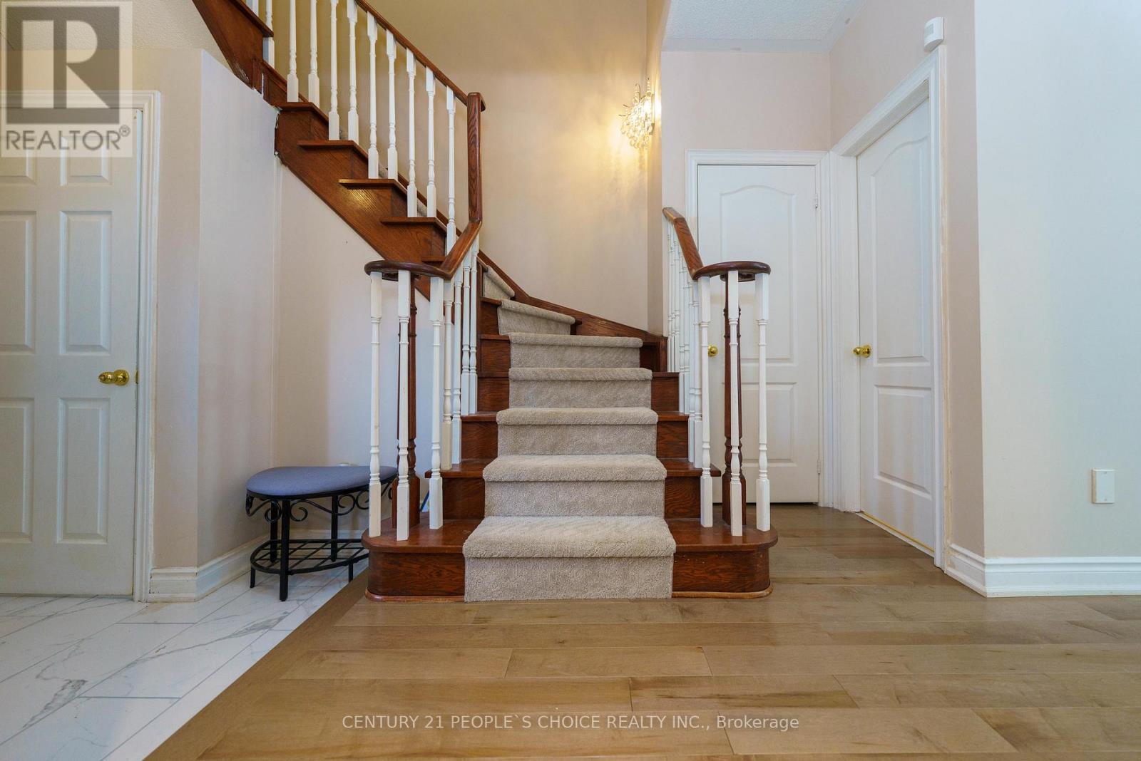 2296 Owlridge Drive, Oakville, Ontario  L6M 3V4 - Photo 5 - W13010348