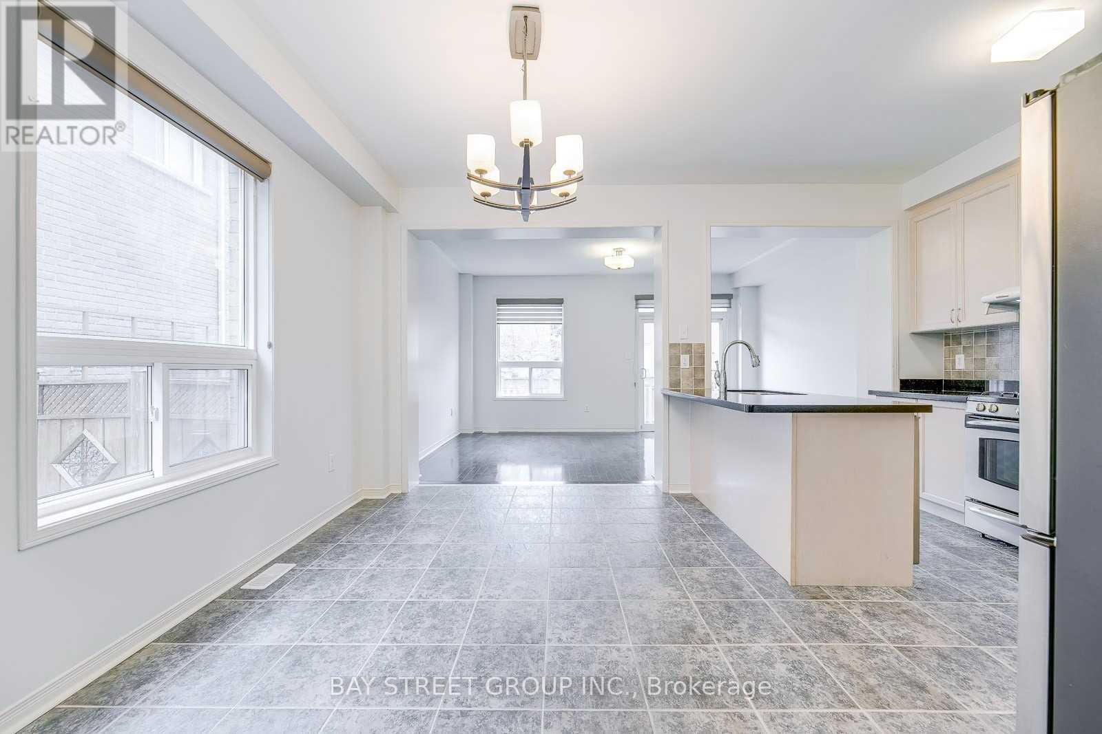 2278 Stone Glen Crescent, Oakville, Ontario  L6M 0C8 - Photo 4 - W13010386