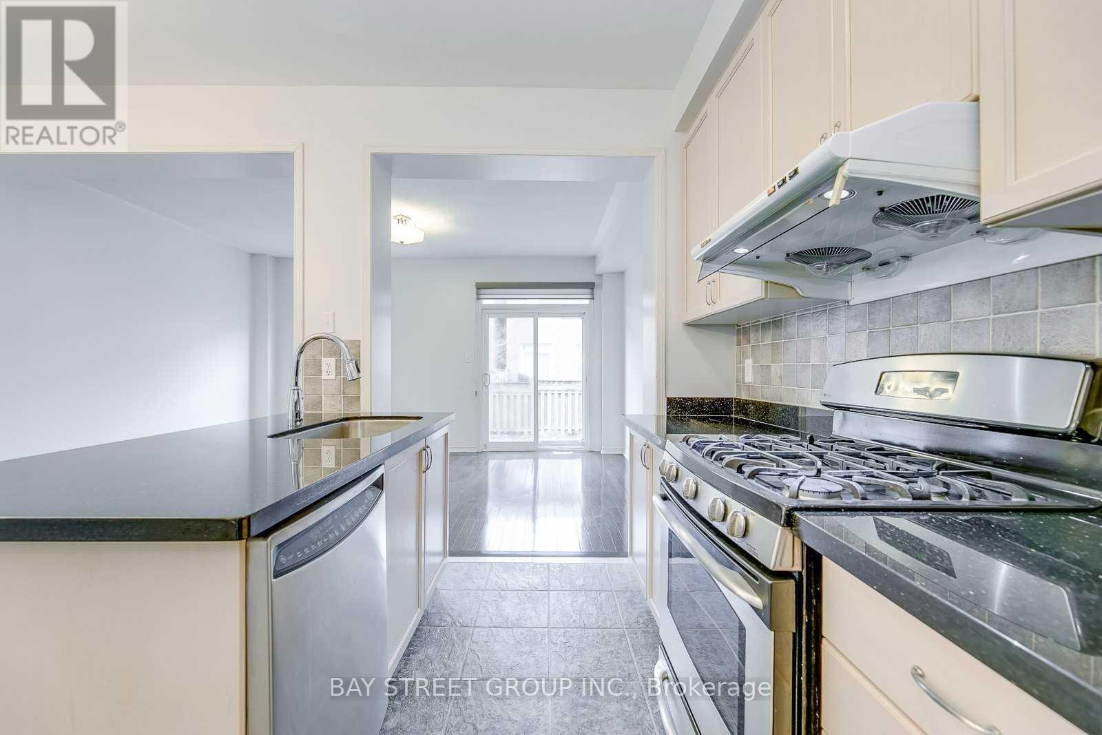 2278 Stone Glen Crescent, Oakville, Ontario  L6M 0C8 - Photo 7 - W13010386