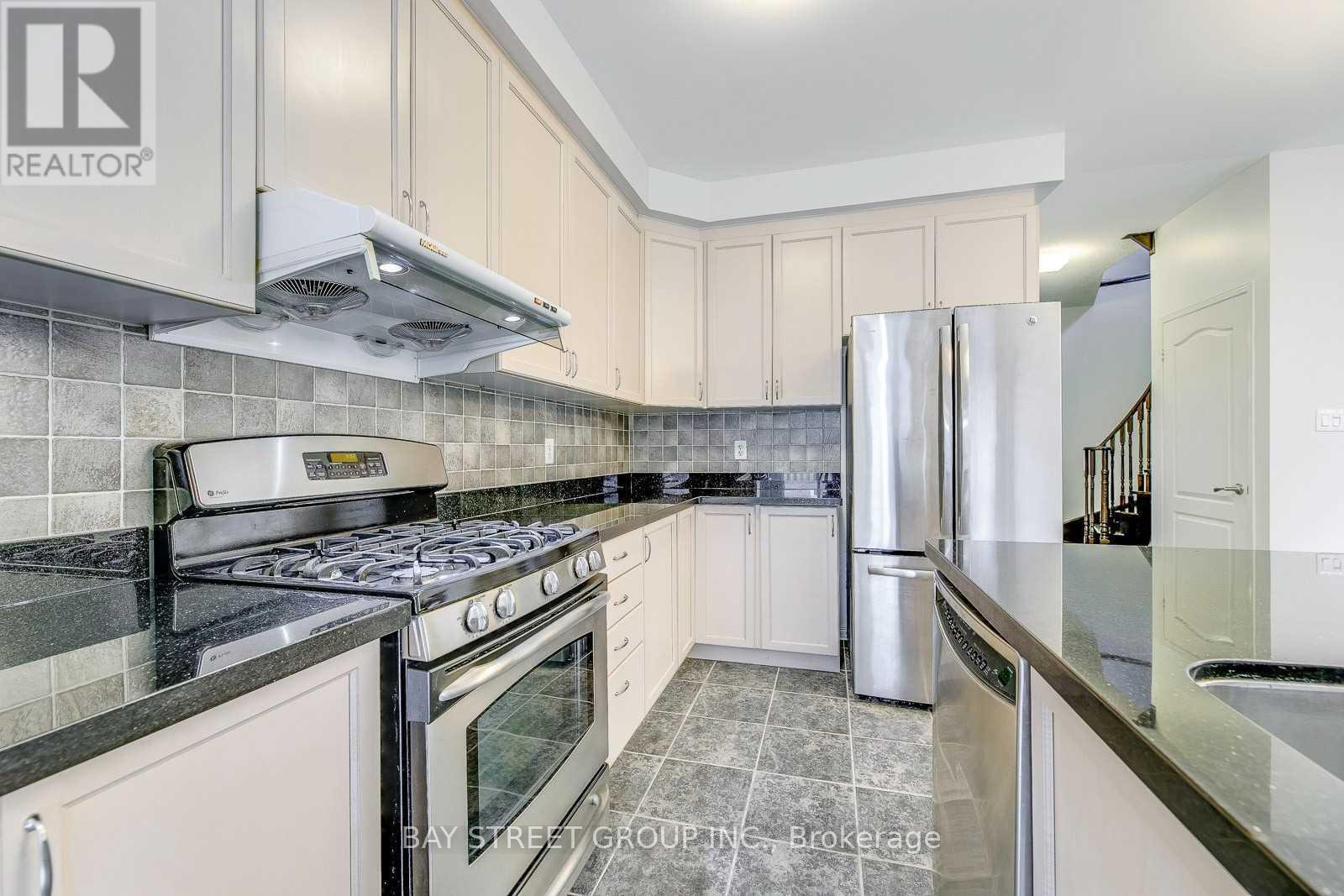 2278 Stone Glen Crescent, Oakville, Ontario  L6M 0C8 - Photo 8 - W13010386