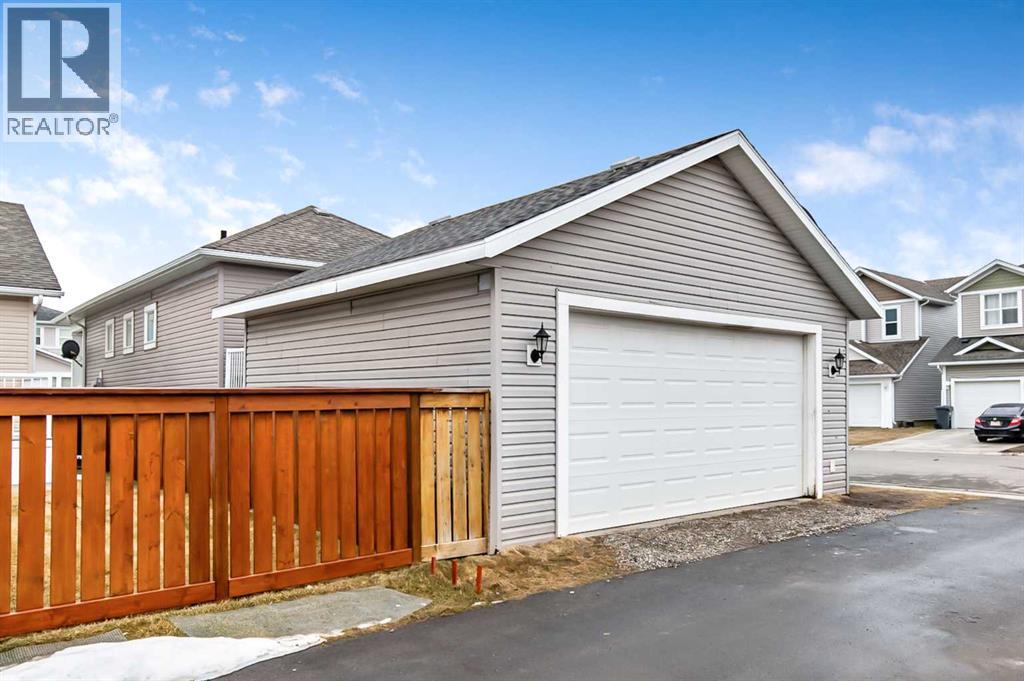 14 Sunrise Crescent Ne, High River, Alberta  T1V 1B9 - Photo 3 - A2293456