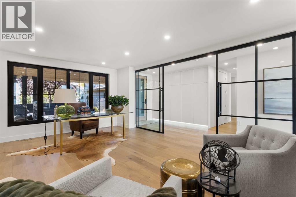 692 West Chestermere Drive, Chestermere, Alberta  T1X 1B5 - Photo 8 - A2288918