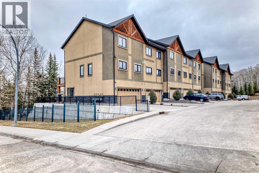 405 Valley Ridge Manor NW, Calgary, Alberta  T3B 6C4 - Photo 25 - A2302399